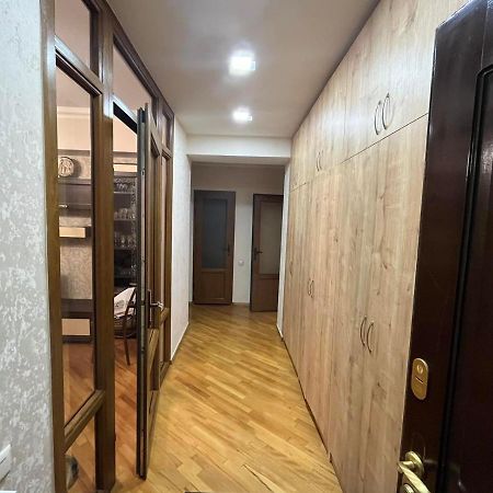 Large Cozy Apartment On Beginning Of Komitas Ave Ереван Екстериор снимка