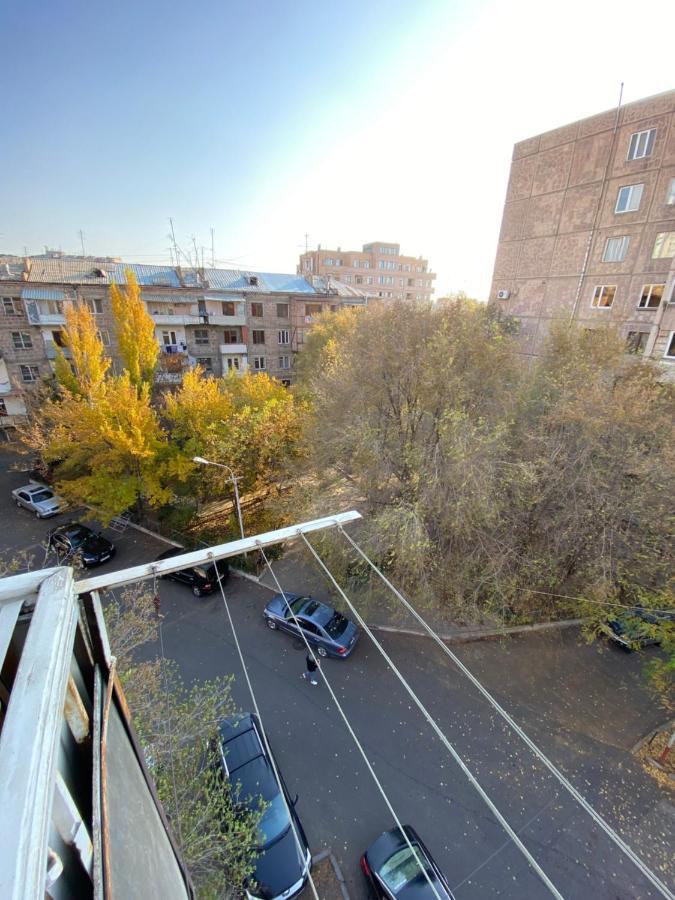 Large Cozy Apartment On Beginning Of Komitas Ave Ереван Екстериор снимка