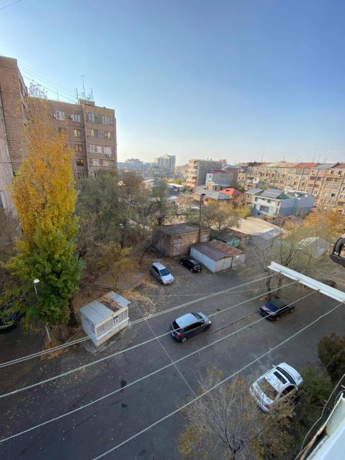 Large Cozy Apartment On Beginning Of Komitas Ave Ереван Екстериор снимка