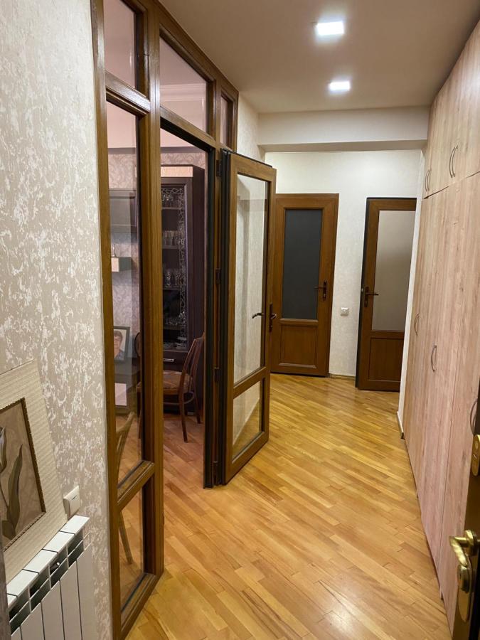 Large Cozy Apartment On Beginning Of Komitas Ave Ереван Екстериор снимка